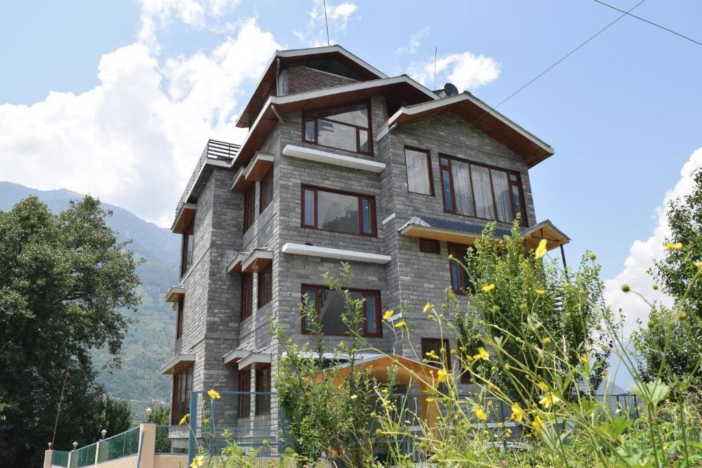 Saanjh Retreat – Best Place to Stay in Manali for Couple
